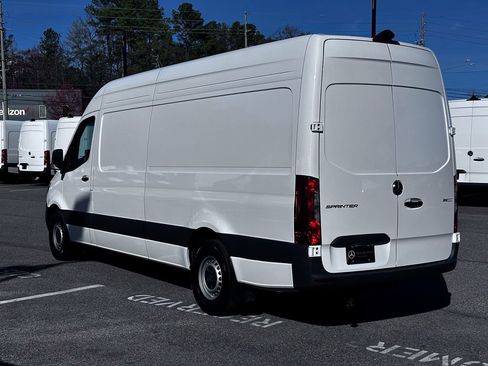 Used 2025 Mercedes-Benz Sprinter 2500 image 8