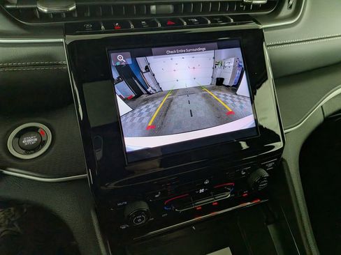 New 2025 Jeep Grand Cherokee L Altitude image 25