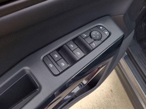 Certified 2024 Nissan Pathfinder SV image 20