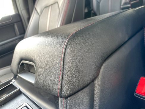Used 2024 Ford Expedition Limited RWD image 23