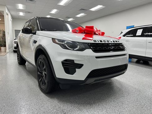Used 2019 Land Rover Discovery Sport SE AWD/4WD image 11