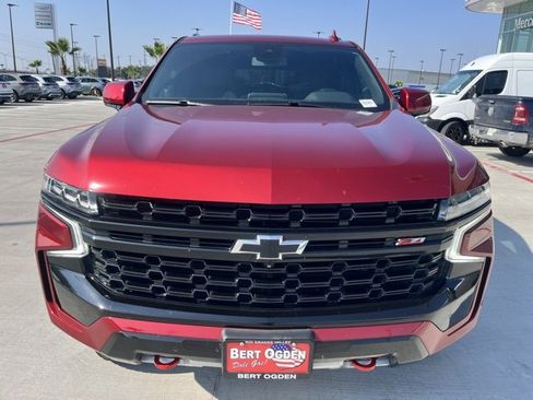 Used 2023 Chevrolet Suburban Z71 w/ Luxury Package image 2