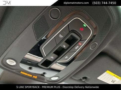 Used 2023 Audi e-tron Premium Plus AWD/4WD image 34
