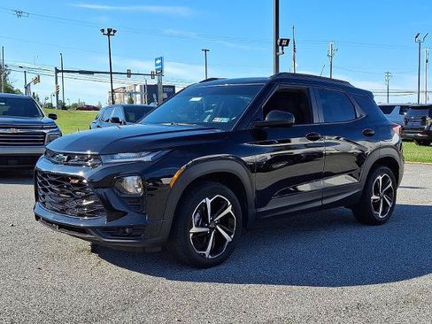 Used 2023 Chevrolet TrailBlazer RS w/ Convenience Package AWD/4WD image 3