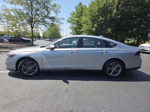 Certified 2023 Honda Accord EX image 19