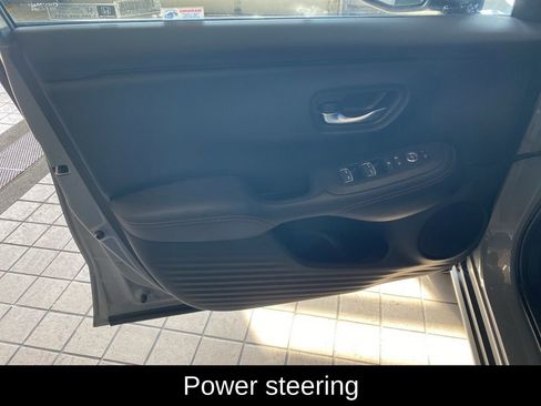 Used 2025 Honda HR-V Sport image 9