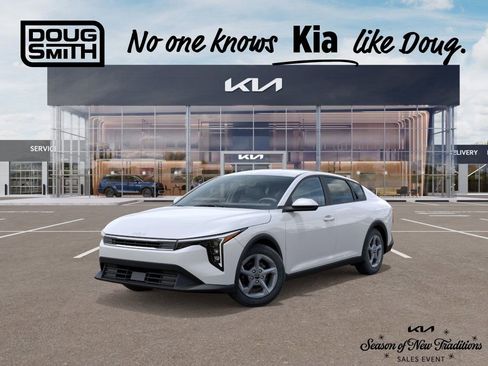 New 2025 Kia K4 LXS image 1