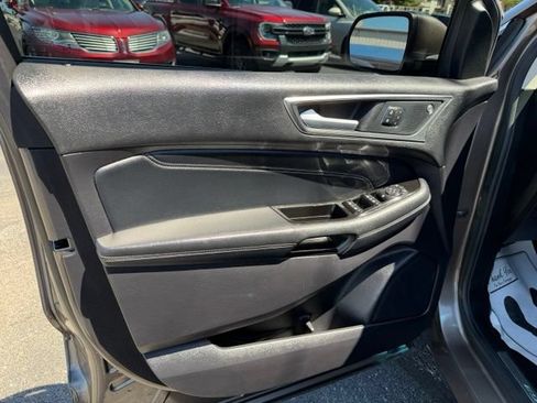 Used 2019 Ford Edge Titanium FWD image 26