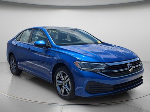 Used 2023 Volkswagen Jetta SE FWD image 3