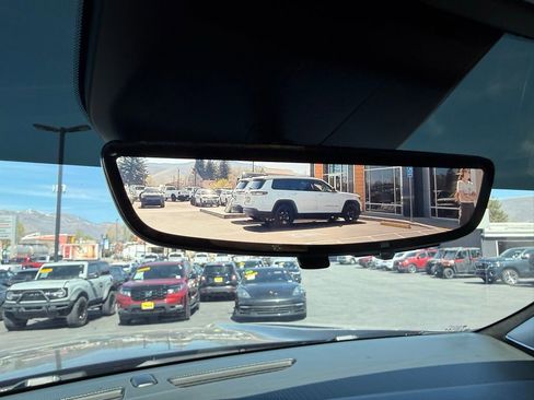 Used 2021 Cadillac Escalade Sport Platinum image 14