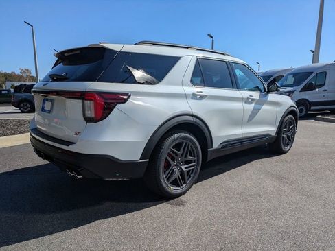 New 2026 Ford Explorer ST w/ Sun And Sound Package image 4