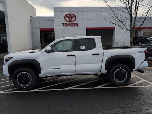 New 2025 Toyota Tacoma TRD Off-Road image 8