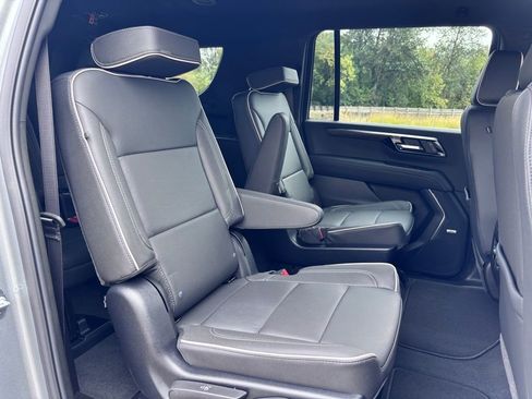 New 2025 Chevrolet Suburban Premier image 45