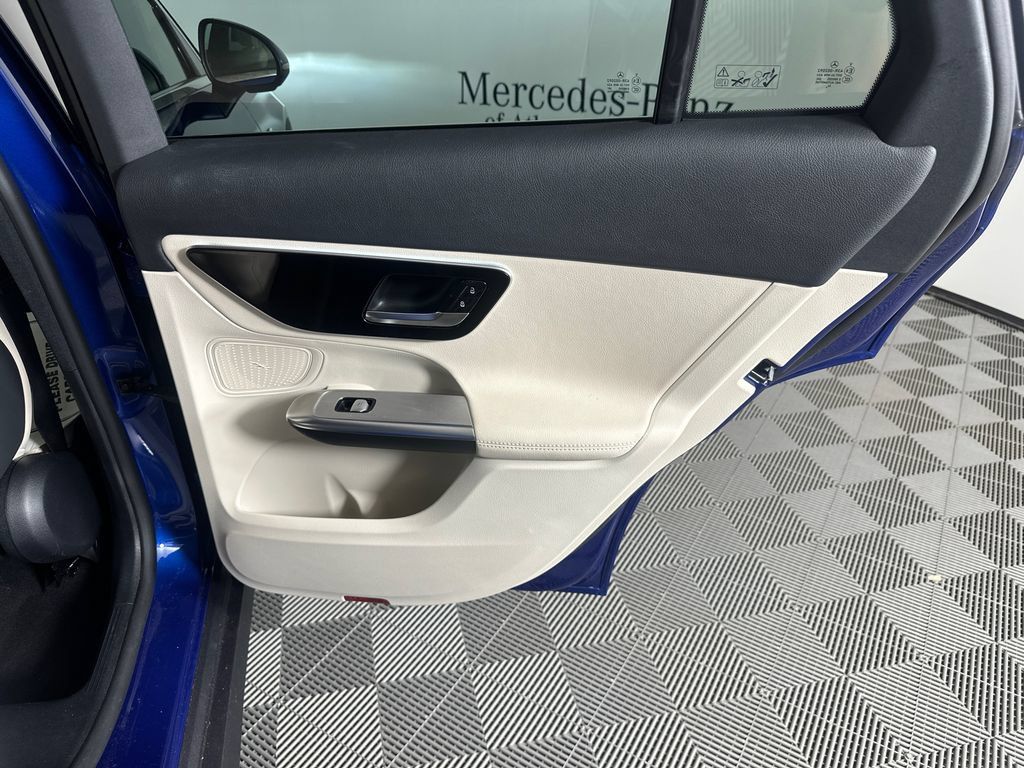 Certified 2025 Mercedes-Benz GLC 350e 4MATIC image 18