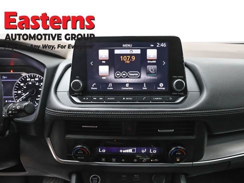 Used 2023 Nissan Rogue SV AWD/4WD image 11