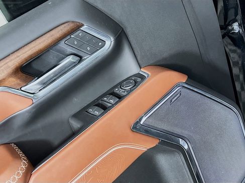 Certified 2025 GMC Sierra 3500 Denali Ultimate AWD/4WD image 16