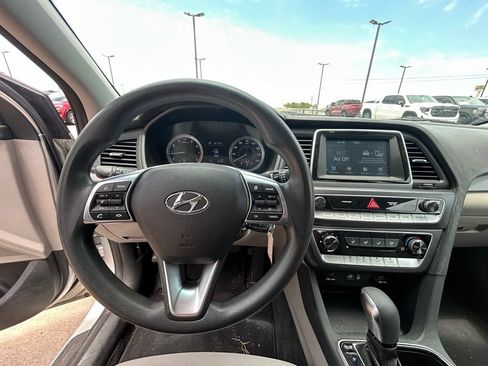 Used 2018 Hyundai Sonata SE FWD image 10