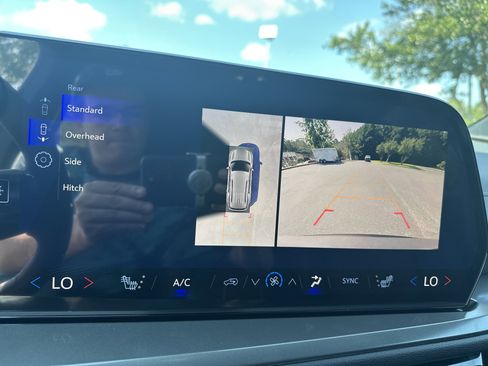 New 2026 Chevrolet Traverse LT w/ Driver Confidence Package image 30