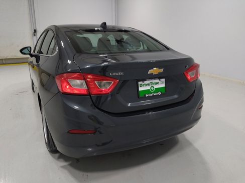 Used 2017 Chevrolet Cruze LT image 6