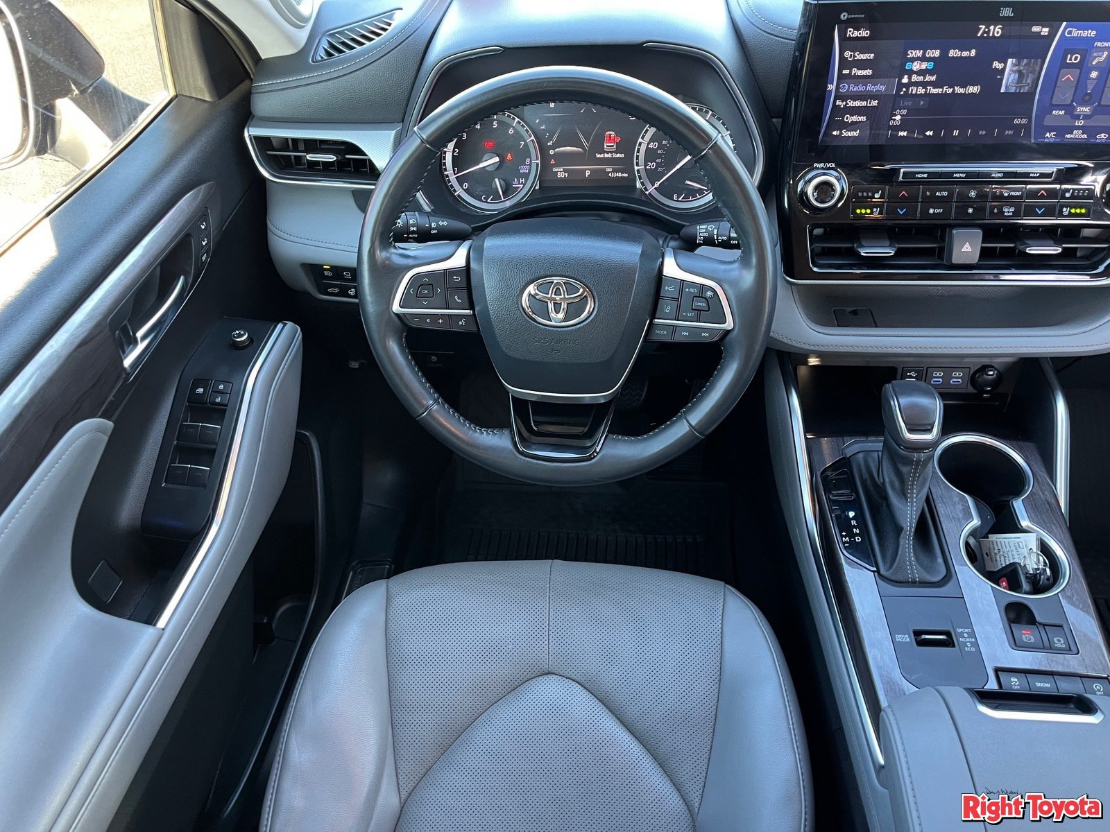 Used 2022 Toyota Highlander Platinum FWD image 17