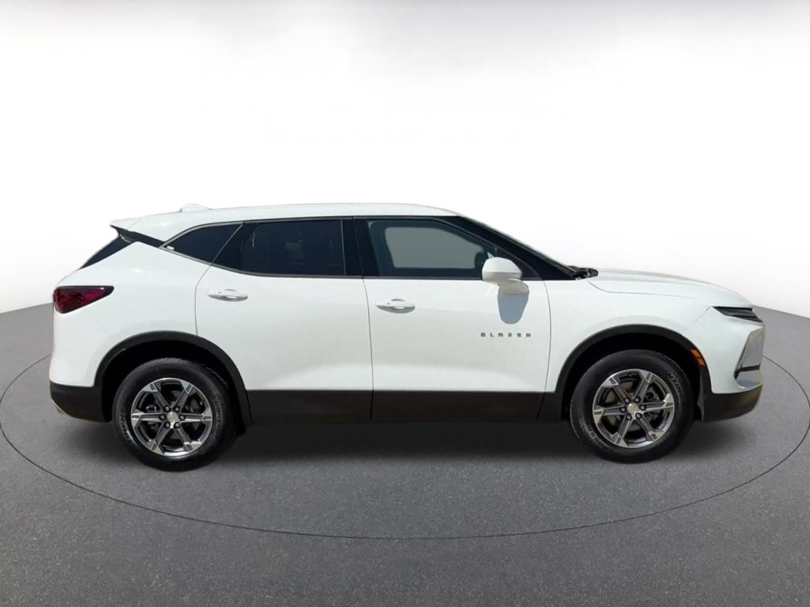 Used 2026 Chevrolet Blazer LT FWD image 15