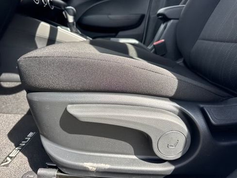 New 2026 Hyundai Venue SE FWD image 12