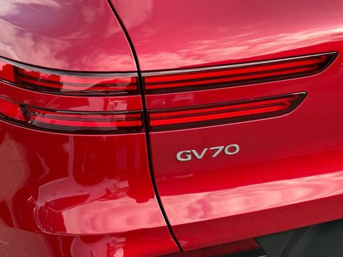 Used 2023 Genesis GV70 2.5T w/ Sport Prestige Package AWD/4WD image 35