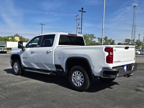 Used 2024 Chevrolet Silverado 2500 LT AWD/4WD image 13