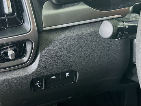 Used 2023 Kia Sorento LX image 17