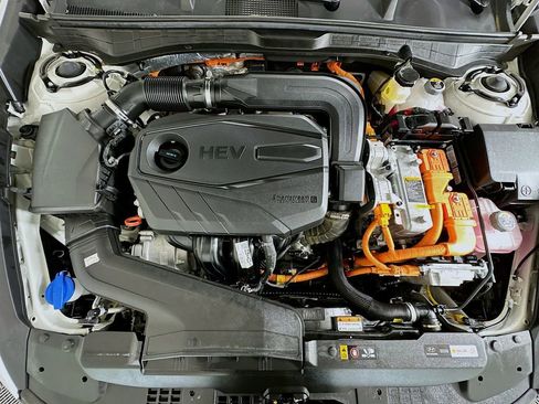 Used 2025 Hyundai Sonata SEL FWD image 30