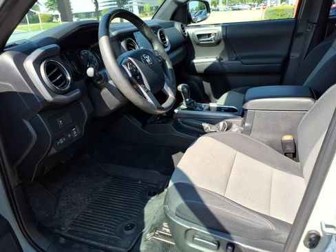 Used 2023 Toyota Tacoma TRD Sport AWD/4WD image 10