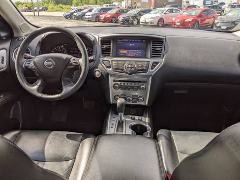 Used 2018 Nissan Pathfinder SL w/ SL Premium Package AWD/4WD image 21