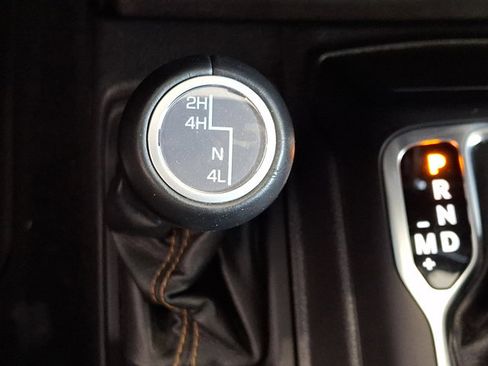 Used 2023 Jeep Gladiator Overland AWD/4WD image 26