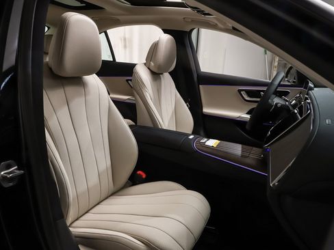 New 2025 Mercedes-Benz E 350 4MATIC Sedan image 10
