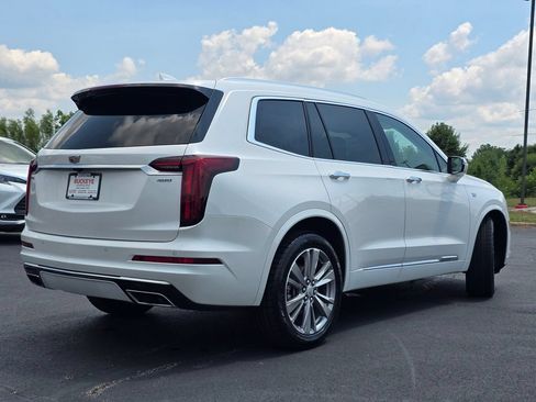 Used 2023 Cadillac XT6 Premium Luxury FWD image 8