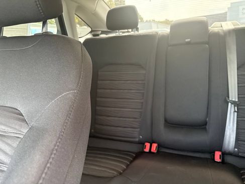 Used 2016 Ford Fusion SE FWD image 11