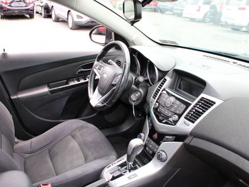 Used 2014 Chevrolet Cruze LT FWD image 12
