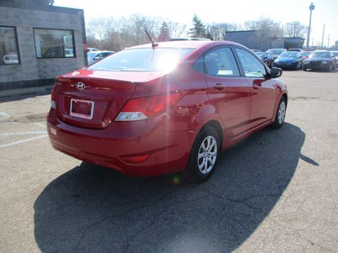 Used 2014 Hyundai Accent GLS image 5
