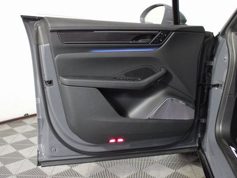 Certified 2025 Porsche Macan Turbo Electric image 14