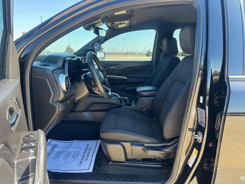 Used 2023 Chevrolet Colorado LT image 19
