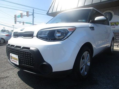 Used 2015 Kia Soul FWD image 4