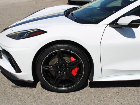 Used 2021 Chevrolet Corvette Stingray Premium Conv w/ Z51 Performance Package RWD image 7