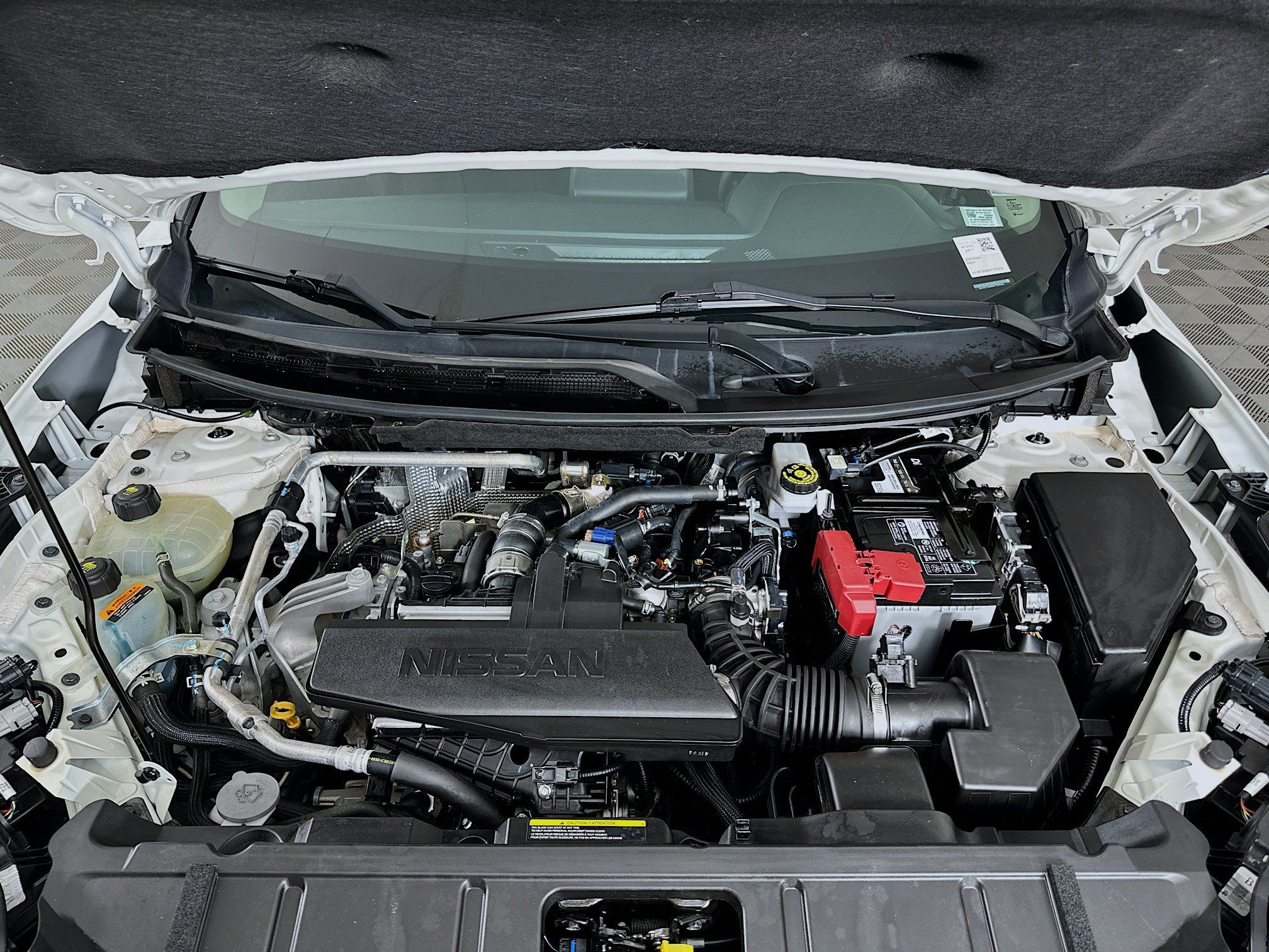 Used 2024 Nissan Rogue S AWD/4WD image 31