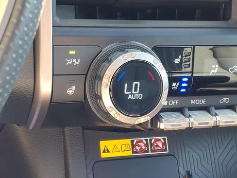 Used 2025 Toyota 4Runner Limited AWD/4WD image 13