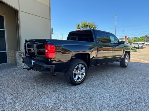 Used 2018 Chevrolet Silverado 1500 Custom w/ Custom Value Package image 8