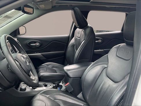 Used 2022 Jeep Cherokee Limited image 24