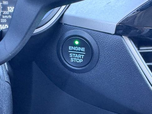 Used 2022 Ford Escape SE w/ Cold Weather Package AWD/4WD image 7