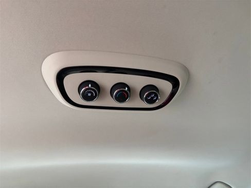 Used 2021 Dodge Durango SXT image 28