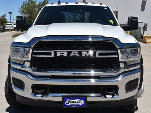 Used 2024 RAM 5500 Tradesman w/ Chrome Appearance Group AWD/4WD image 2