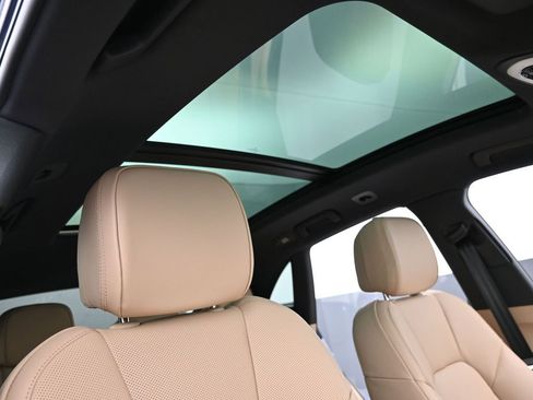 New 2026 Porsche Macan AWD/4WD image 20
